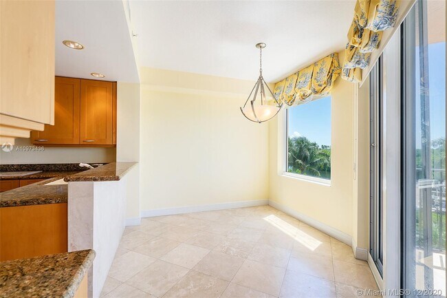 Foto del edificio - 13611 Deering Bay Dr