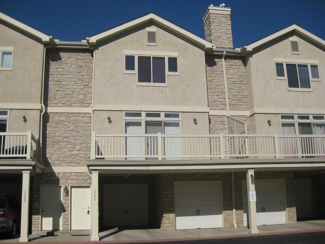 Foto principal - 1754 Ridgecliff Rd