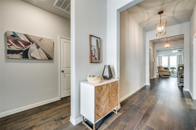 Foto del edificio - 3004 Comal Dr