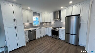 Building Photo - 34 Keith St