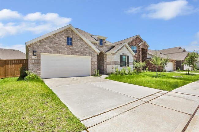 Foto del edificio - 15342 Majestic Knight Dr