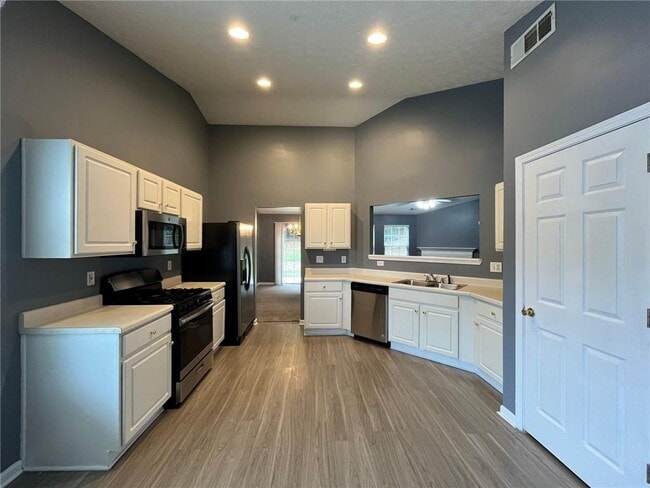 Building Photo - 470 Arbor Ridge Dr