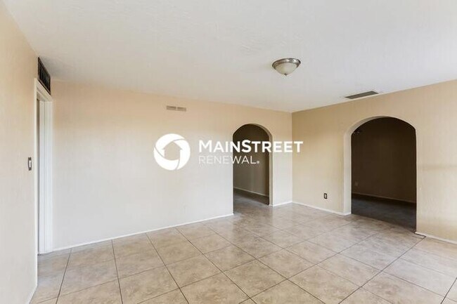Foto del edificio - 4 Bedroom Pet-Friendly Home in Phoenix, AZ...