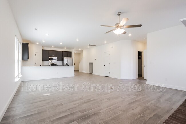 Building Photo - 2060 Tallgrass Ter