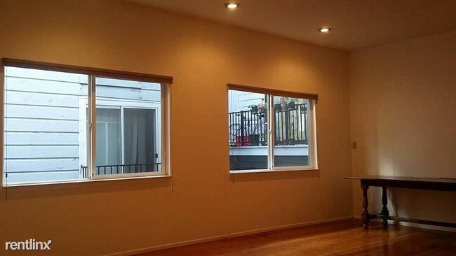 Building Photo - 8 Sumner St