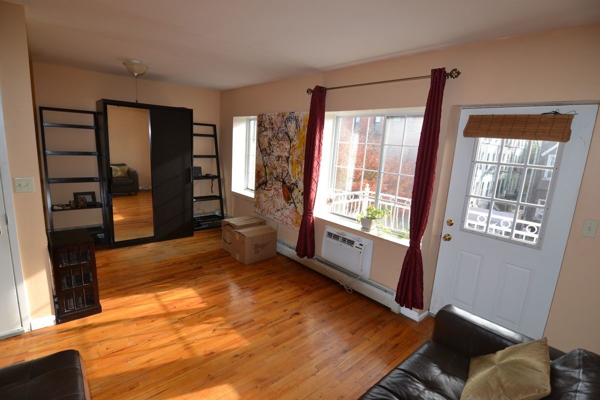 Foto principal - 1069 Jefferson Ave
