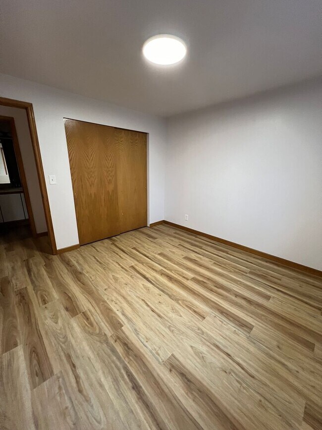 Building Photo - 4244 Wintergreen Circle #170 (Interior pic...