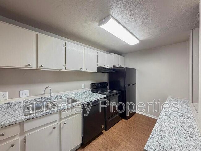 Building Photo - 608 John Paul Jones Dr