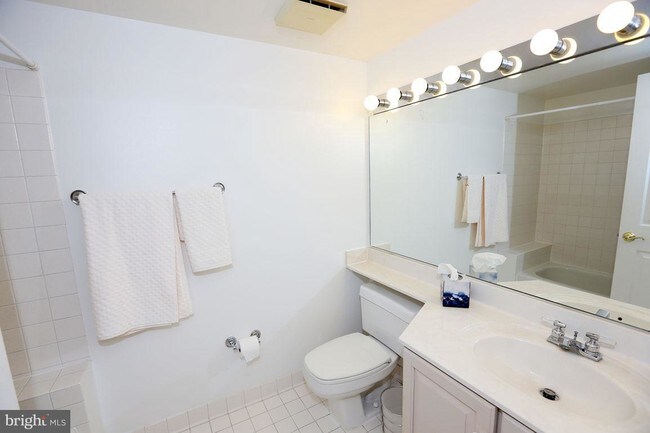 Foto del edificio - 5809 Nicholson Ln