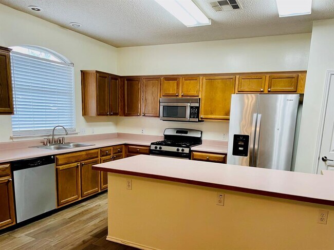 Building Photo - 1605 Jigsaw Cove