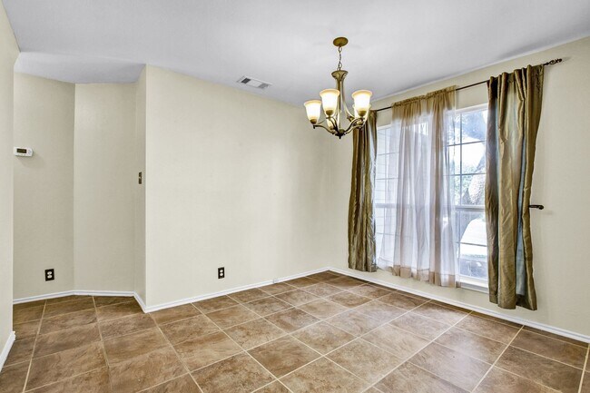 Foto del edificio - ***APPLICATION CURRENTLY UNDER REVIEW***Sp...