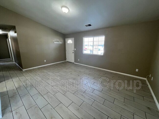 Building Photo - 1435 Cottage Pl