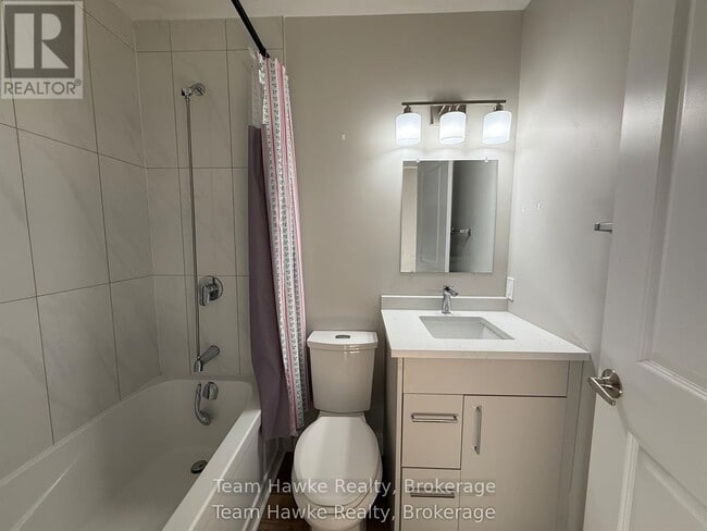 Photo du bâtiment - 521 Bay St