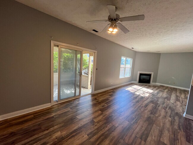 Building Photo - 2007 Halyard Ln