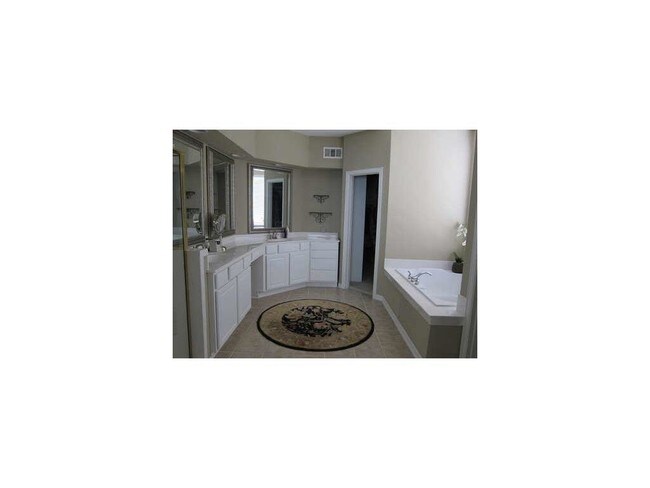 Building Photo - 4480 Mira Vista Dr