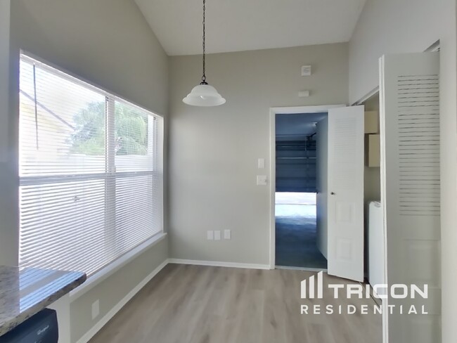 Building Photo - 1304 Sugar Maple Ln