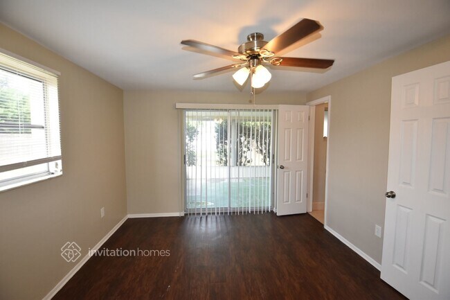 Foto del edificio - 4221 Newbury Dr