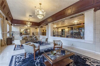 Building Photo - 2030 S Ocean Dr
