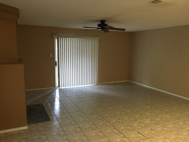 Building Photo - 8003 Chestnut Manor Dr