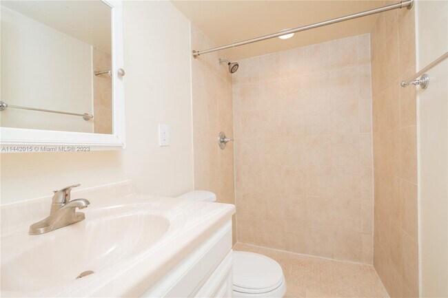 Foto del edificio - 1720 NW N River Dr
