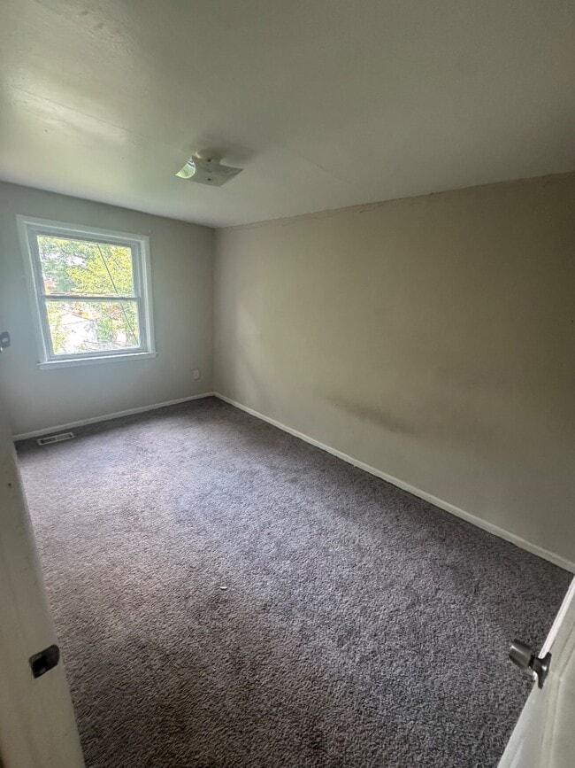 Building Photo - 2818 Eastshire Dr