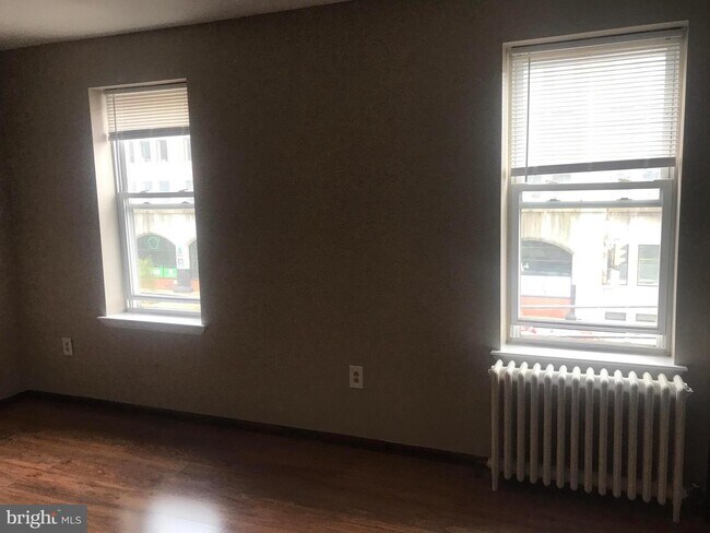 Building Photo - 941 Spring Garden St