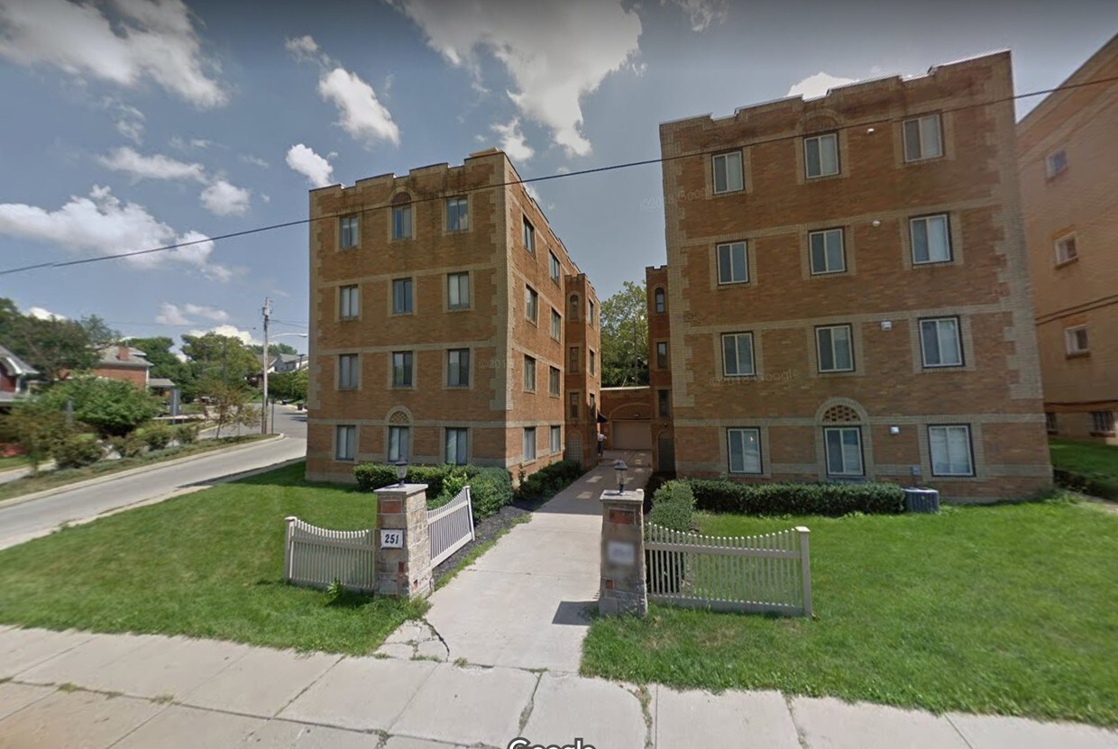 Primary Photo - 253 Beverly Rd