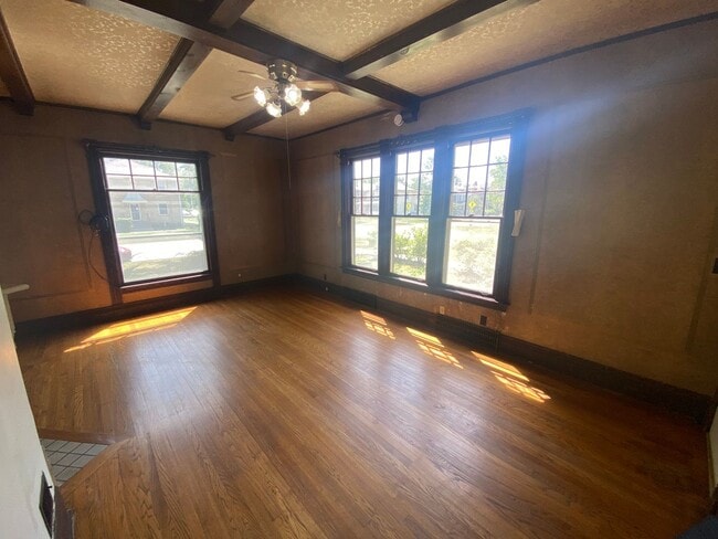 Building Photo - 1544 D St
