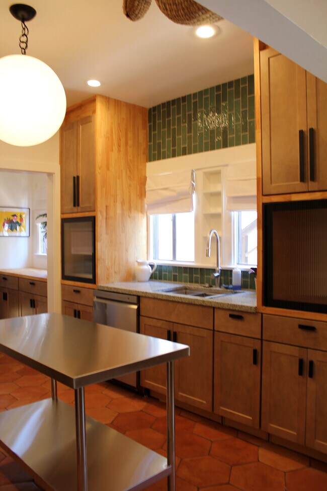 Foto del edificio - 6147 Springvale Dr