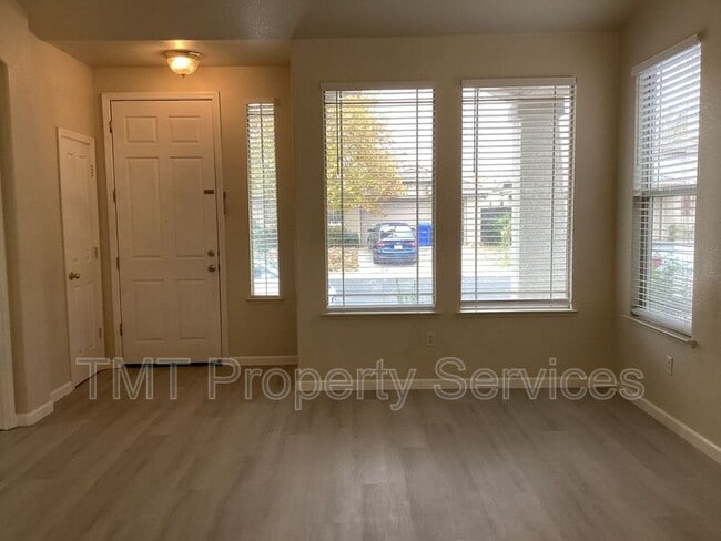 Building Photo - 10012 Mosaic Way
