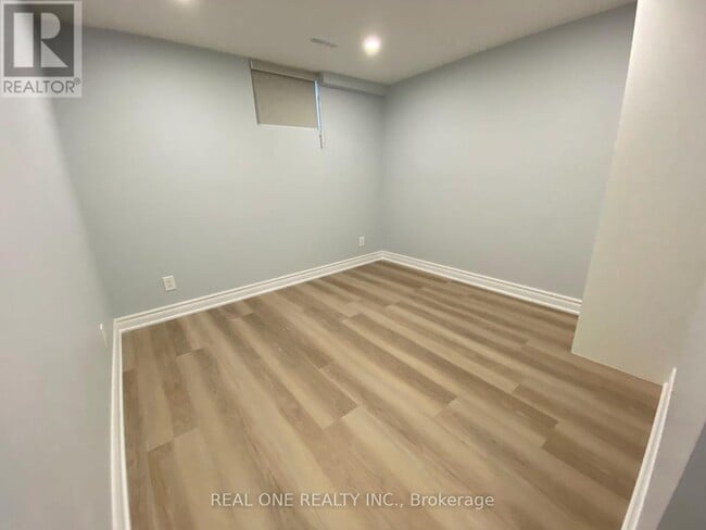 Building Photo - 1186 Shadeland Dr