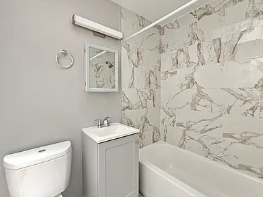 Foto del edificio - 8410 Bustleton Ave