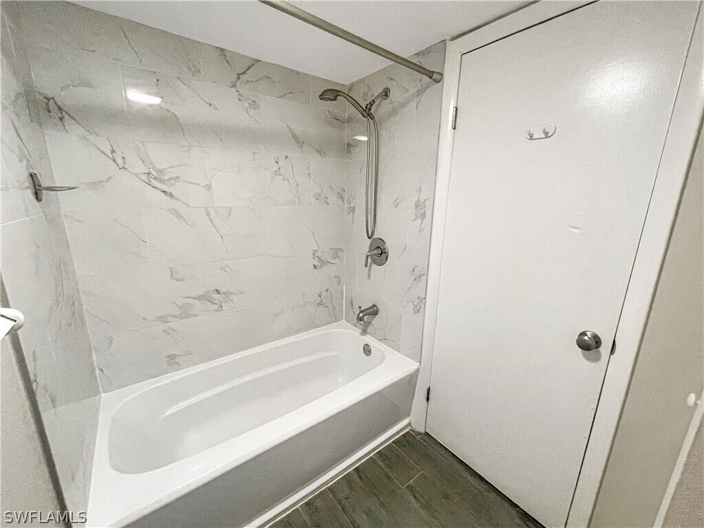 Foto del edificio - 1705 Park Meadows Dr