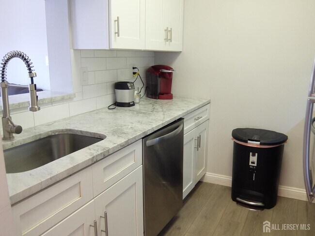 Foto del edificio - 5307 Ravens Crest Dr