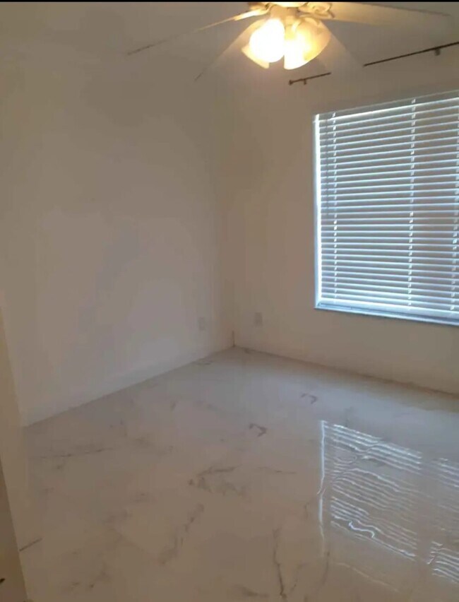 Foto del edificio - 11984 57th Rd N