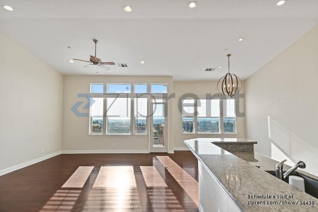 Foto del edificio - 6495 Bayview Dr