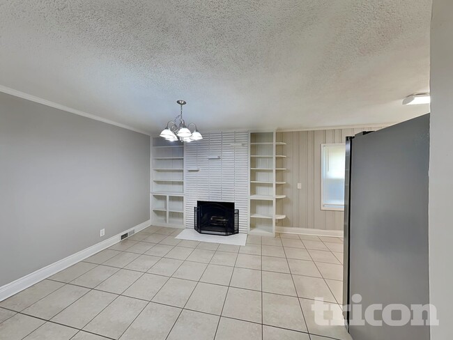 Building Photo - 1141 Dooley Dr