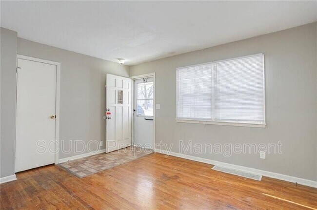 Foto del edificio - 10514 E 10th St S