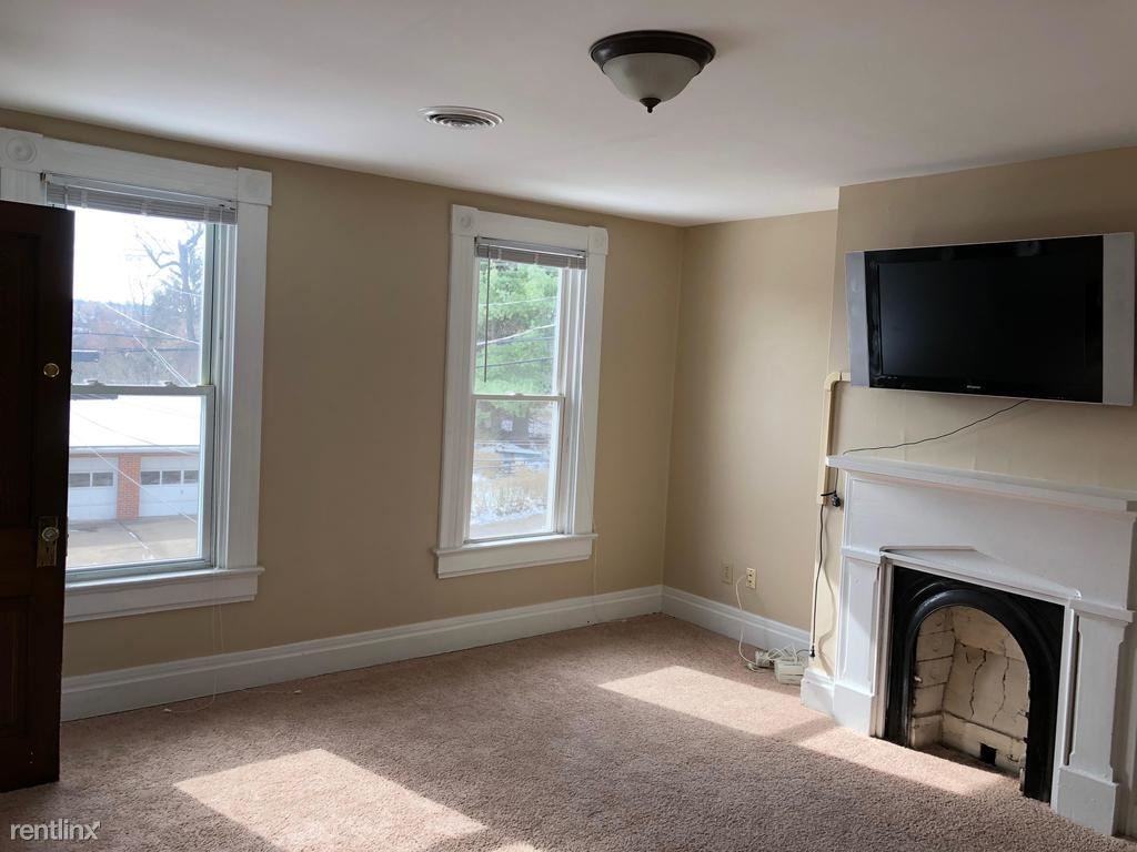 104 7th Ave Unit 2, Carnegie, PA 15106 Condo for Rent in Carnegie, PA