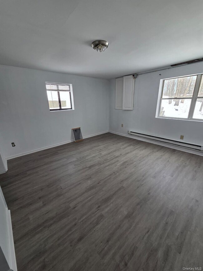 Foto del edificio - 135 Shawanga Lodge Rd