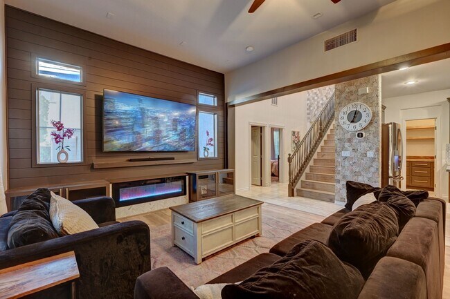 Foto del edificio - Spacious Furnished Summerlin Home Featurin...