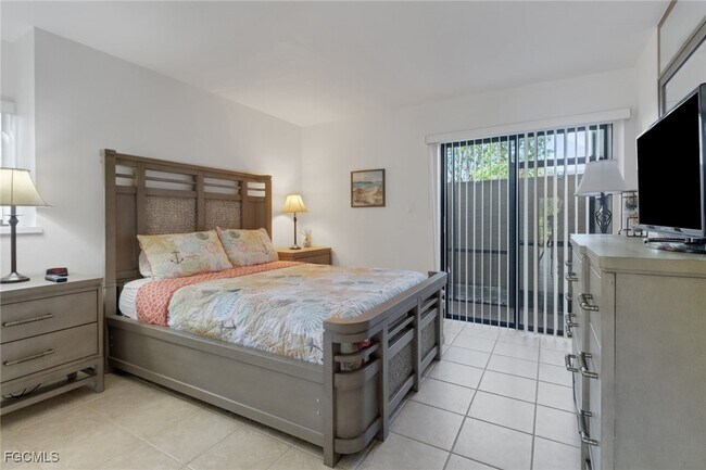 Foto del edificio - 5015 Harbortown Ln