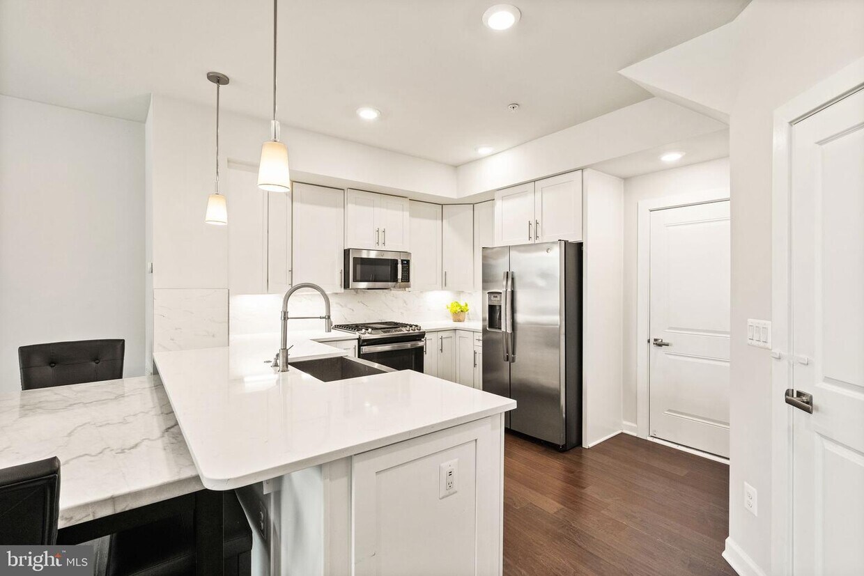 12921 Sunrise Ridge Aly, Herndon, VA 20171 Townhouse for Rent in Herndon, VA