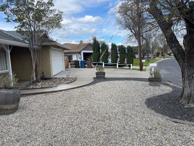 Building Photo - 2172 Ahneita Dr