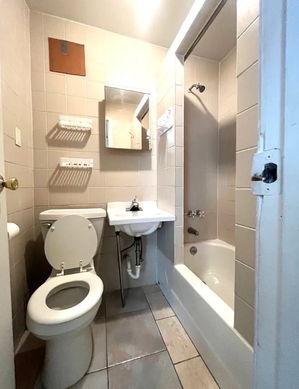 Photo - 80-54-8164 164th St House