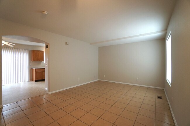 Foto del edificio - 472 Kitfield Vw