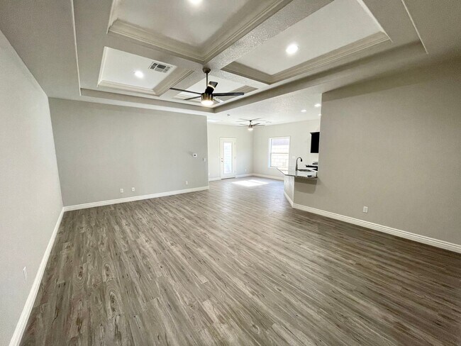 Building Photo - Beautiful 3 Bedroom 2 Bathroom Home!