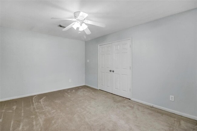 Building Photo - 21618 Falvel Lake Dr