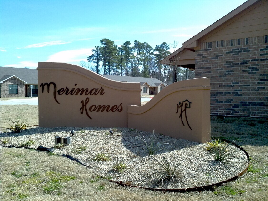 Primary Photo - 9010 Holmes Ln