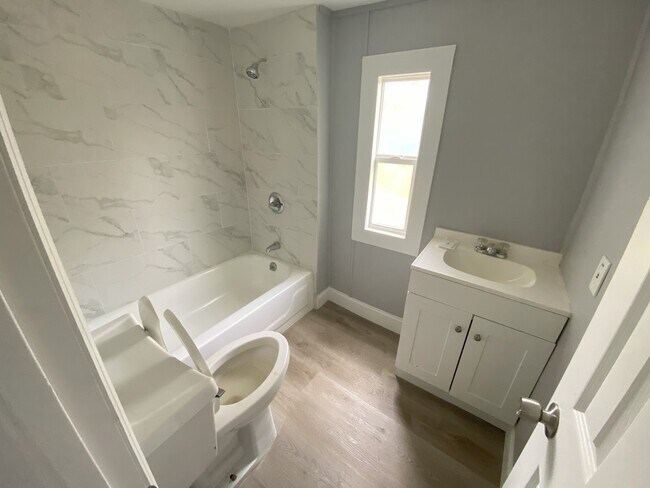 Foto del edificio - 354 Karen Dr